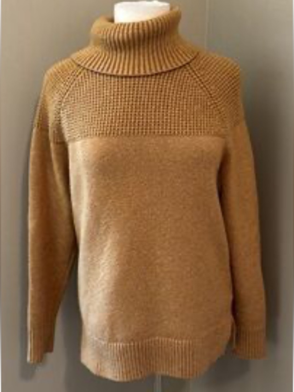 L.L. Bean Women’s sz M Camel/heathered Cowl Turtleneck cotton blend Sweater